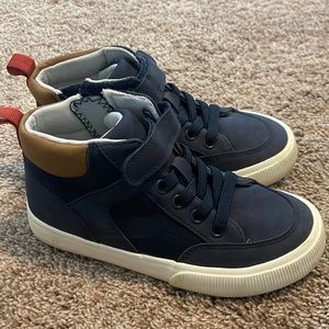 Boys size 13 cat and Jack sneaker boots